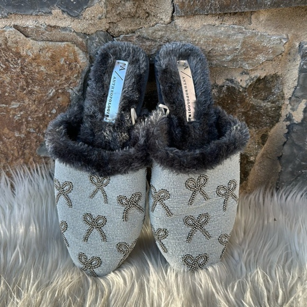 Anthropologie Elsa Beaded Bow Faux Fur Lined Slipper Mule Flats in Gray Size 40